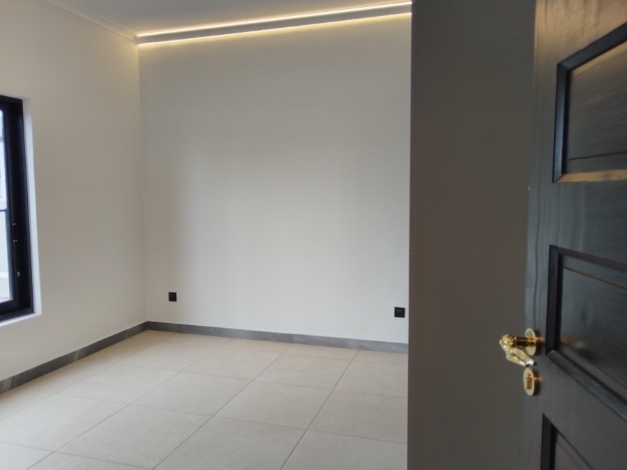 4 Bedroom Property for Sale in Sandown Western Cape